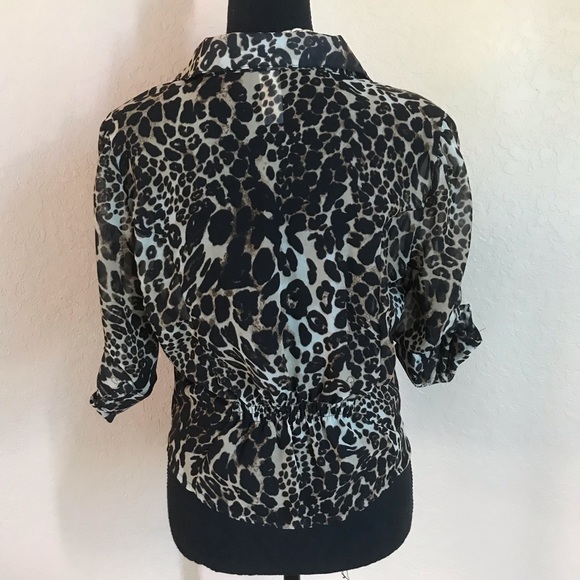 Leopard print button down tie blouse. Size medium - Picture 2 of 4